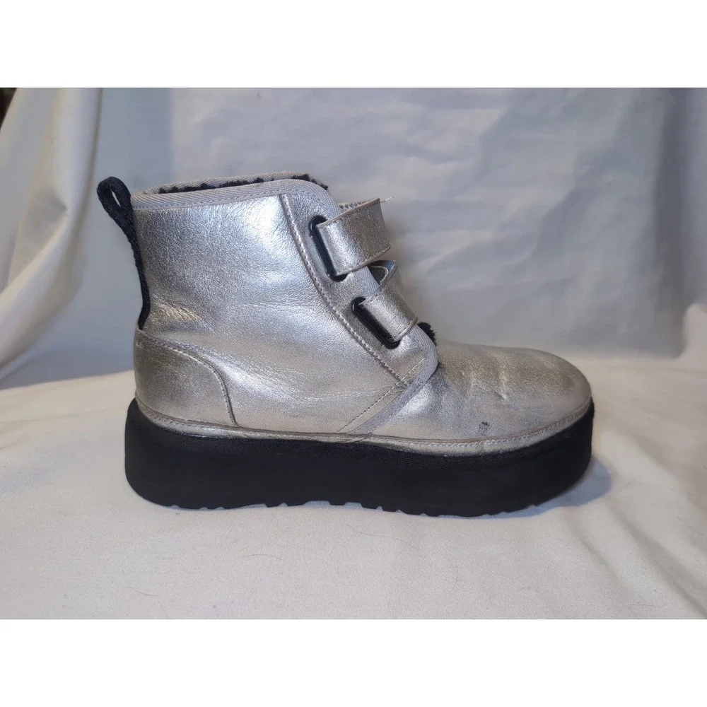 Ugg Neumel Leather Platform Chukka Boots (Big Kids 5, W 6) Silver Strap Ankle